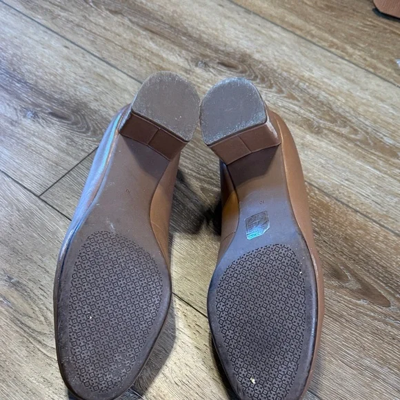 Tory Burch Brown Flats with Gold Emblem - Picture 7 of 7